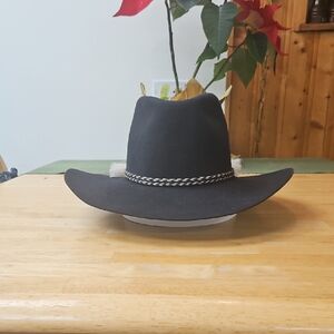 Akubra Cowboss Cowboy Hat • Fur Felt • Classic Western Style